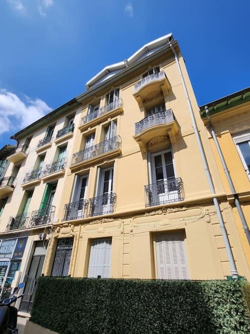 Nice Fac St Jean D'Angely المظهر الخارجي الصورة